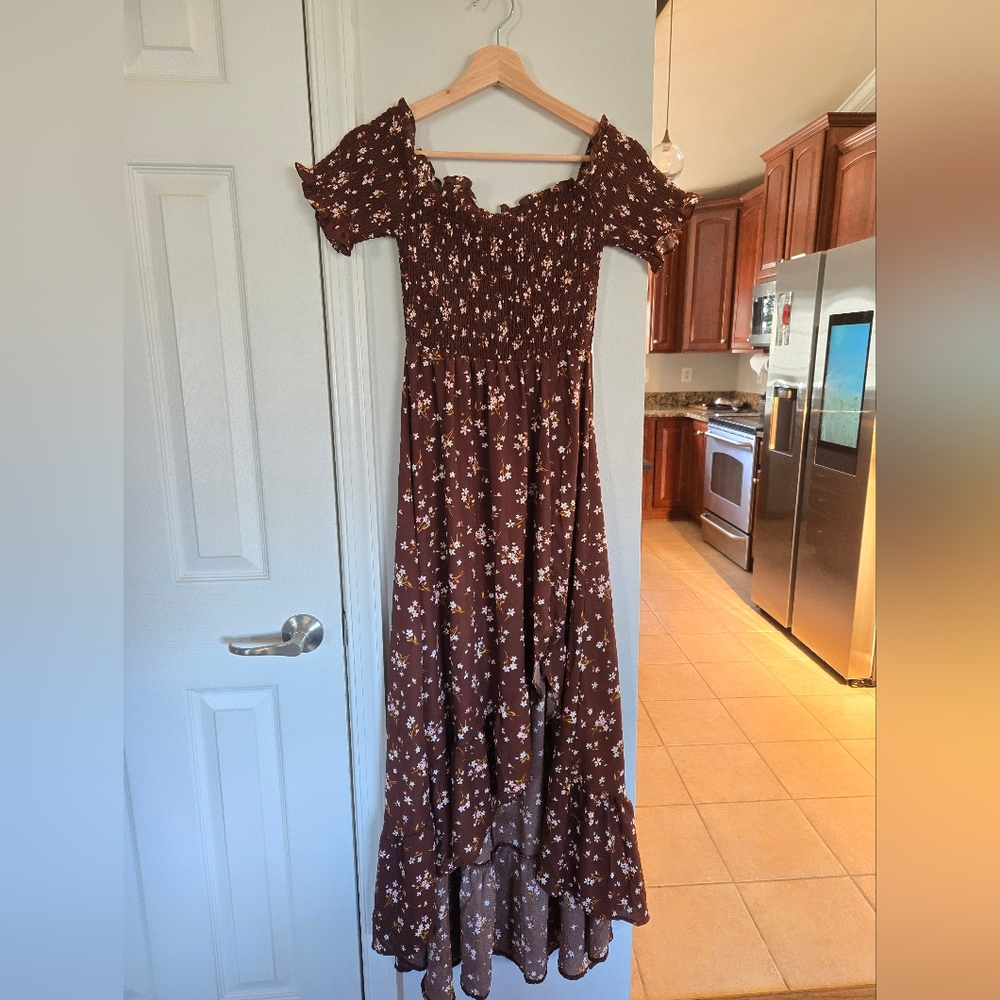 Franchescas Brown Floral Maxi Dress Size M